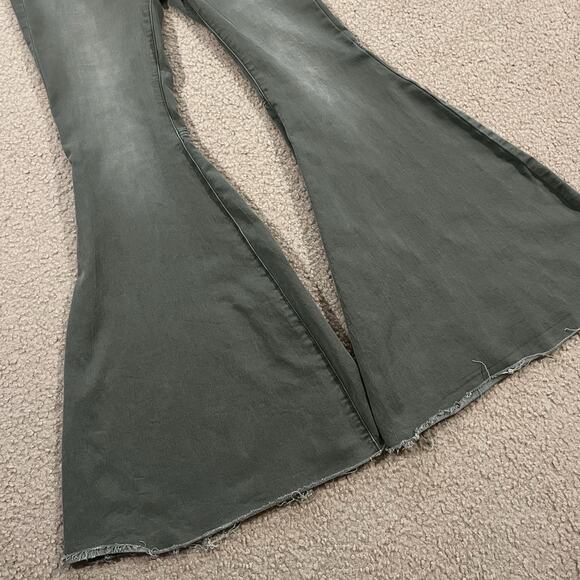 Free People Just Float On Flare Jeans Army Green Size 26 - Picture 3 of 10